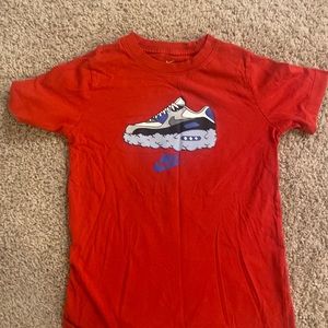 Big boys Nike tee